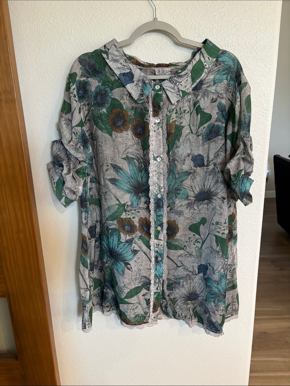 POL Green and Teal Botanical Print Blouse